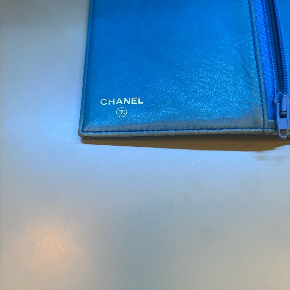 Chanel Electric Blue Caviar Leather Vintage Timeless Large Wallet - Picture 8 of 13